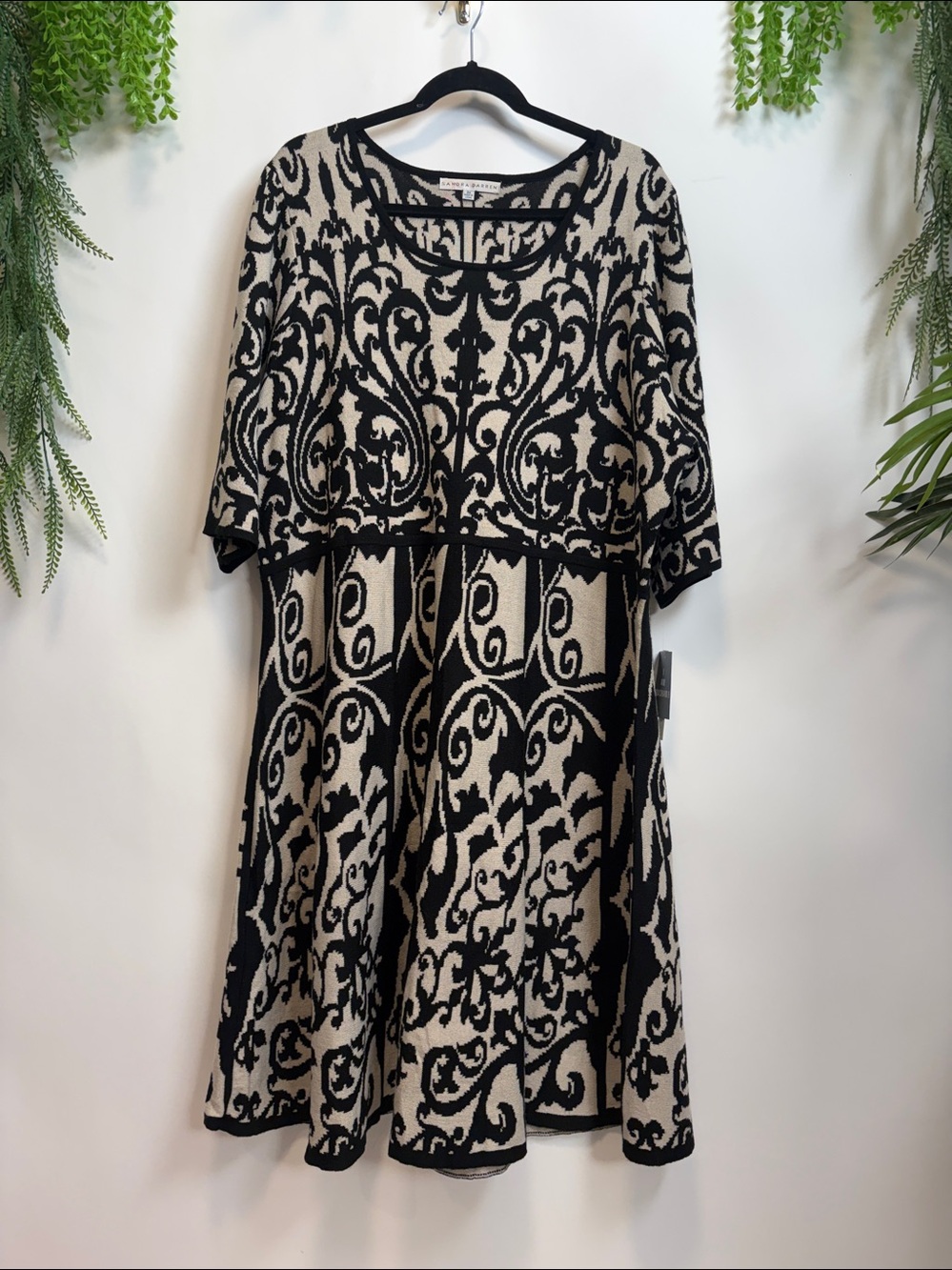 Sandra Darren Black and Cream Midi Dress